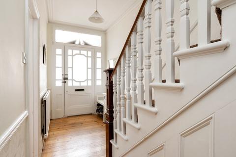 20 Warwick Road, London, E11 2DZ