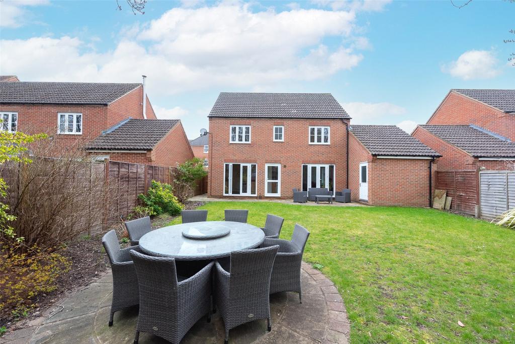 Kirby Drive, Bramley, Tadley, RG26 4 bed detached house £500,000