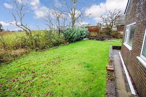 43 Freckleton Drive, Bury, BL8 2JA