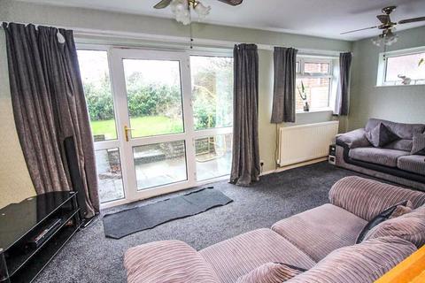 43 Freckleton Drive, Bury, BL8 2JA