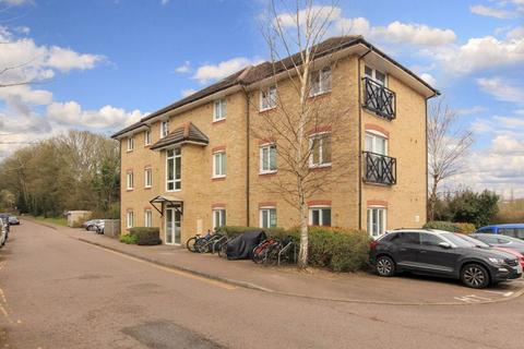 7, Amberside Court Hardings Close, Hemel Hempstead, HP3 9AG