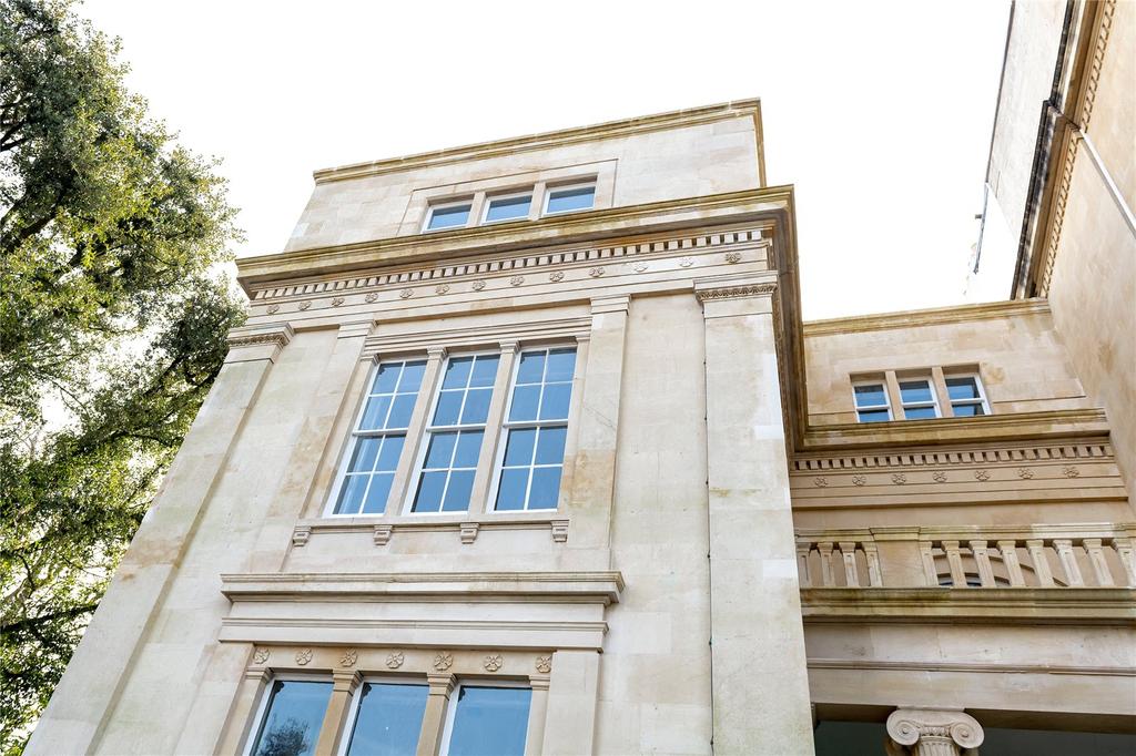 Badminton House