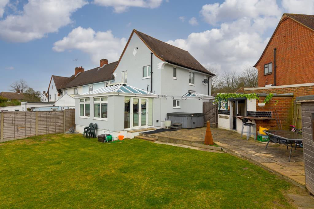 Partridge Mead, Banstead 3 bed semidetached house £600,000