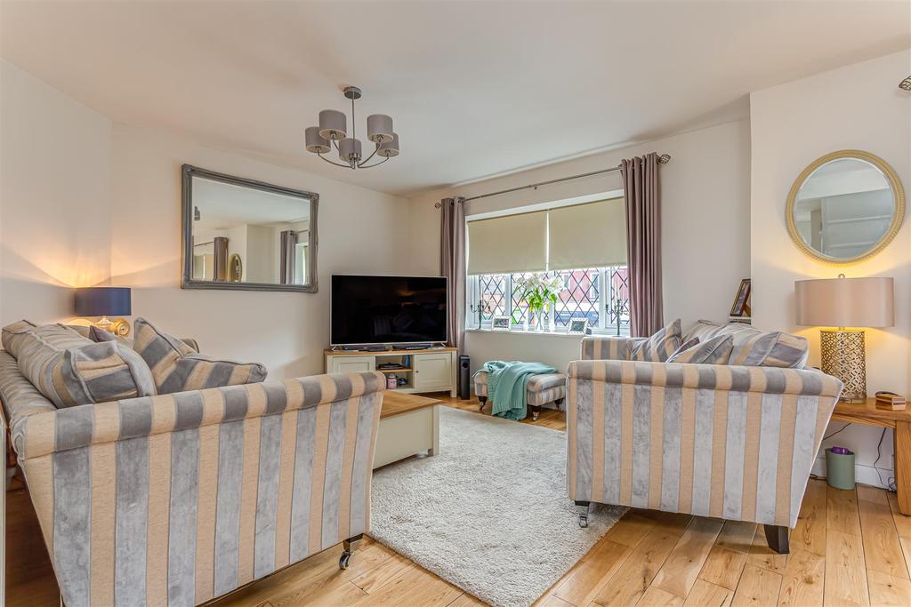 High Street, Banstead 3 bed apartment £369,950