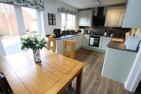 37 Culm Grove, Exeter, EX2 7QX