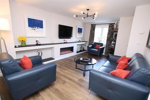 37 Culm Grove, Exeter, EX2 7QX