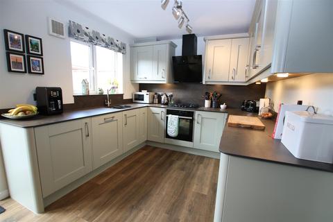 37 Culm Grove, Exeter, EX2 7QX