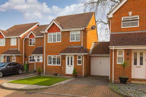 3 Nightingale Close, Epsom, KT19 7EH