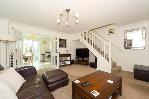 3 Nightingale Close, Epsom, KT19 7EH