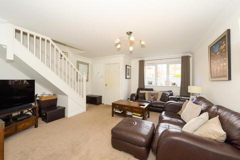 3 Nightingale Close, Epsom, KT19 7EH