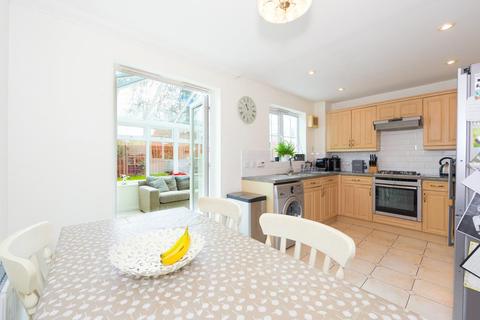 3 Nightingale Close, Epsom, KT19 7EH