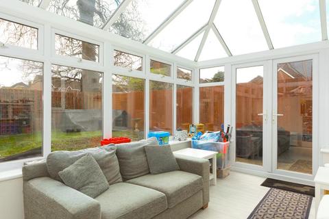 3 Nightingale Close, Epsom, KT19 7EH