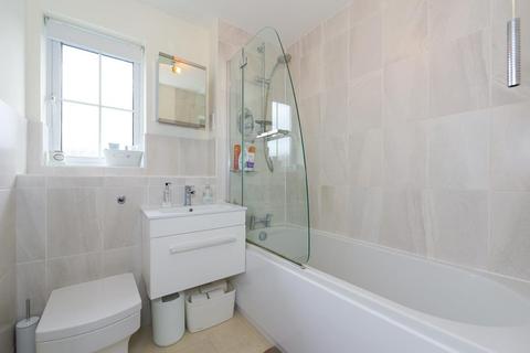 3 Nightingale Close, Epsom, KT19 7EH