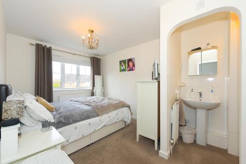 3 Nightingale Close, Epsom, KT19 7EH