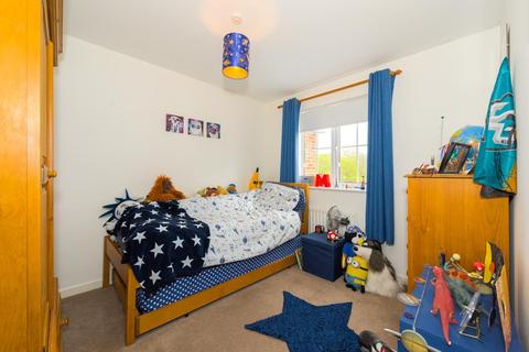 3 Nightingale Close, Epsom, KT19 7EH