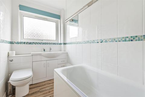 13 Bellfields Court, Guildford, GU1 1JT