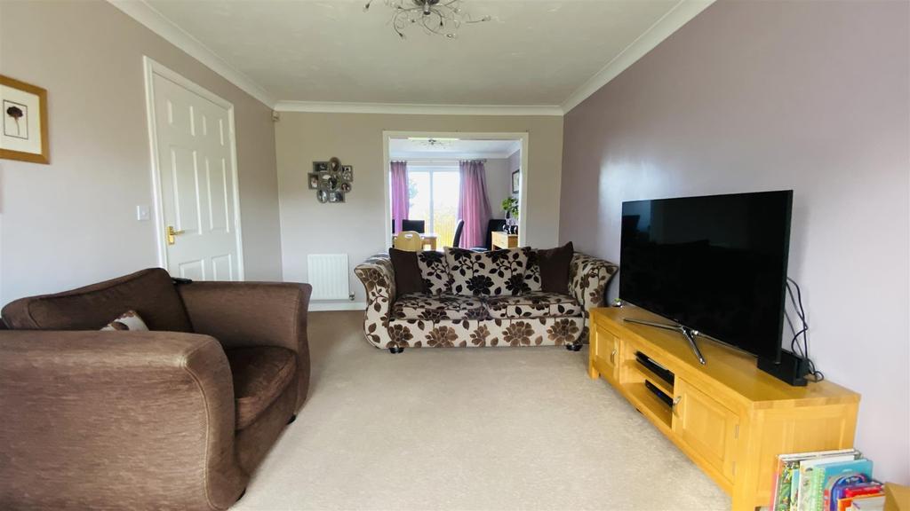 St. Helens Drive, Seaham 4 bed detached house £235,000