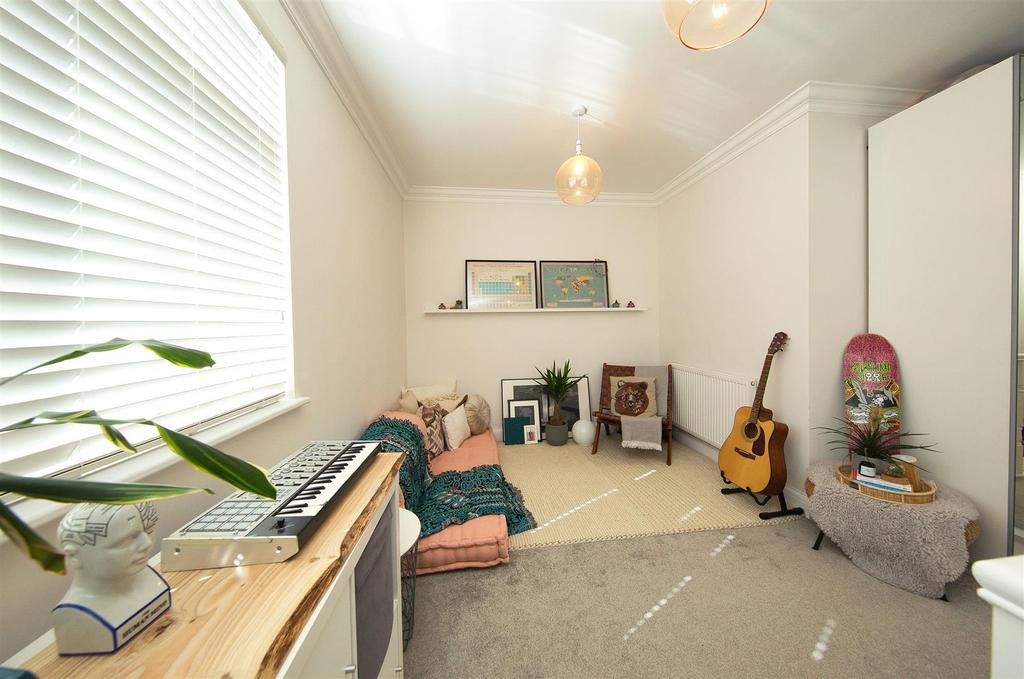 44 Marlborough Rd 1209.jpg