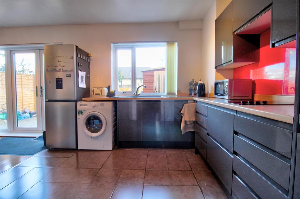 Kitchen 1.jpg