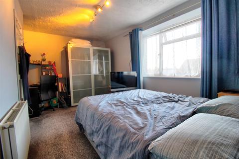 4 Coleshill Drive, Bristol, BS13 9QU