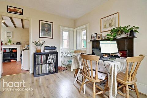 2 bedroom cottage to rent, Cross Road, Woodford Green