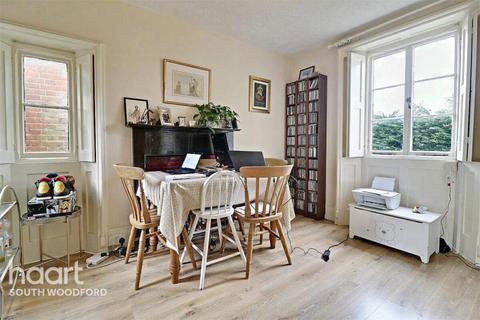 2 bedroom cottage to rent, Cross Road, Woodford Green