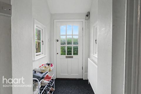 2 bedroom duplex to rent, Cross Road, Woodford Green