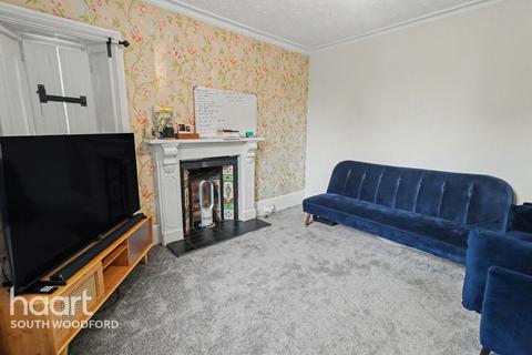 2 bedroom duplex to rent, Cross Road, Woodford Green