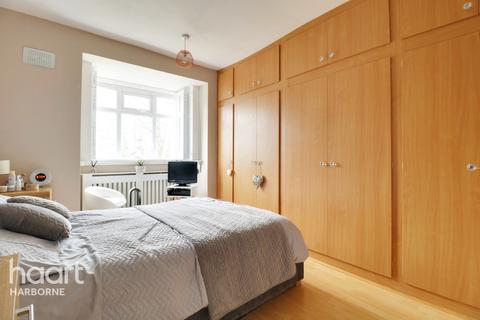 162 Wolverhampton Road South, Birmingham, B32 2BG