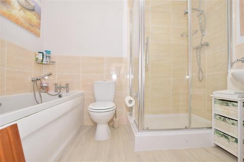 47 Brookfield Drive, Horley, RH6 9HN