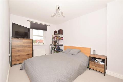 47 Brookfield Drive, Horley, RH6 9HN