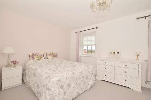 47 Brookfield Drive, Horley, RH6 9HN