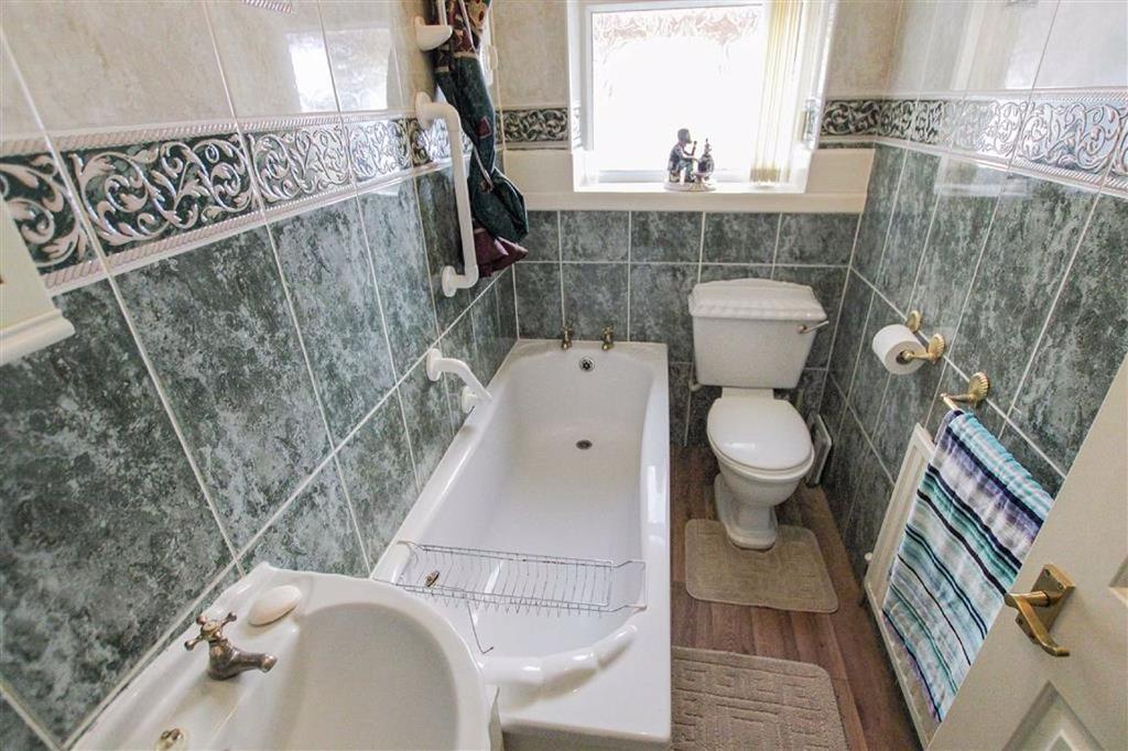 Bathroom / WC: