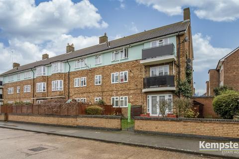 32 Galey Green, South Ockendon, RM15 5BP