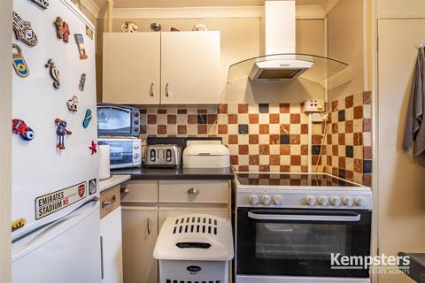 32 Galey Green, South Ockendon, RM15 5BP