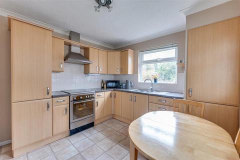 4 Boyton Close, Benfleet, SS7 3BJ