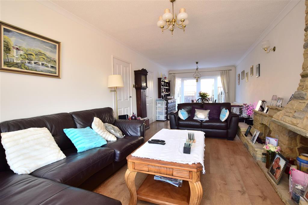 Lounge/ Dining Room