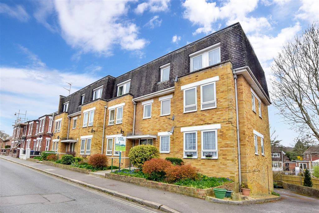 Parklands Road, Hassocks, West Sussex 2 bed apartment £290,000