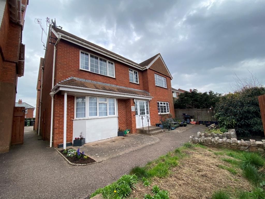 213 Topsham Road, Exeter, EX2 2 bed flat £170,000