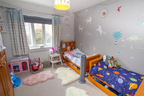 6 Bathing Place Lane, Witney, OX28 6AQ