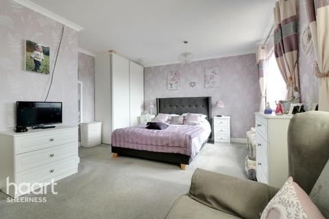 35 Abbey View Drive, Minster On Sea, Sheerness, ME12 2JW
