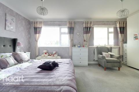 35 Abbey View Drive, Minster On Sea, Sheerness, ME12 2JW