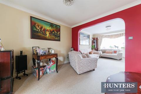 55 Durham Avenue, Hounslow, TW5 0HG
