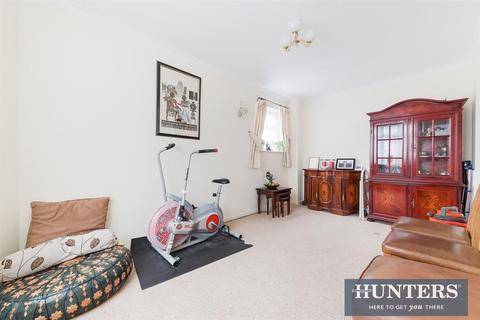 55 Durham Avenue, Hounslow, TW5 0HG