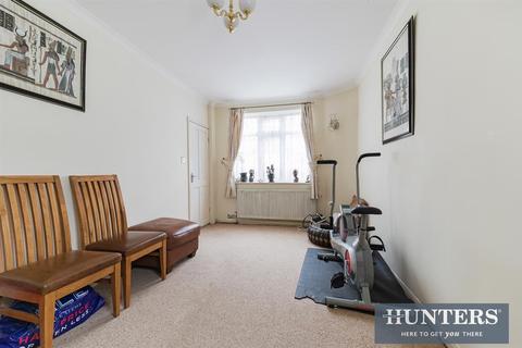 55 Durham Avenue, Hounslow, TW5 0HG