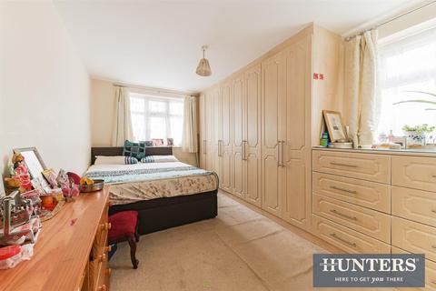 55 Durham Avenue, Hounslow, TW5 0HG