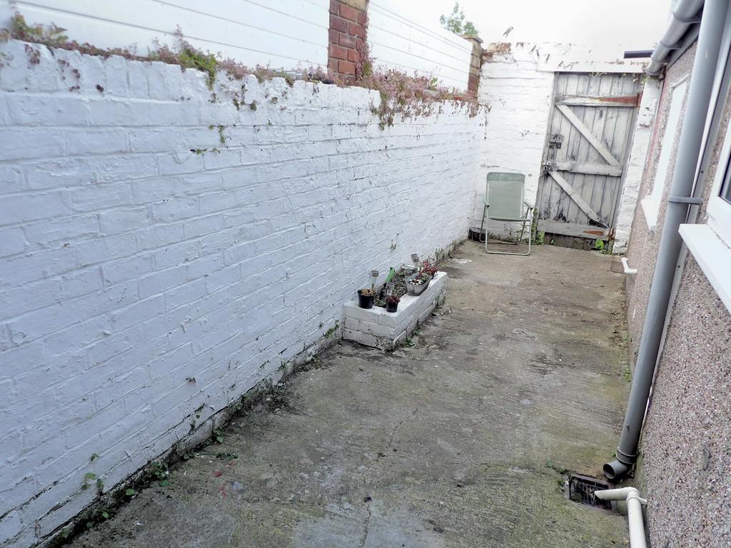 Beckenham Avenue, East Boldon, Tyne and Wear, NE36 0EQ 2 bed terraced