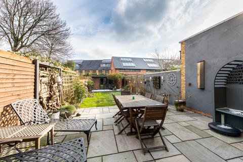36 Winchester Avenue, London, NW6 7TU