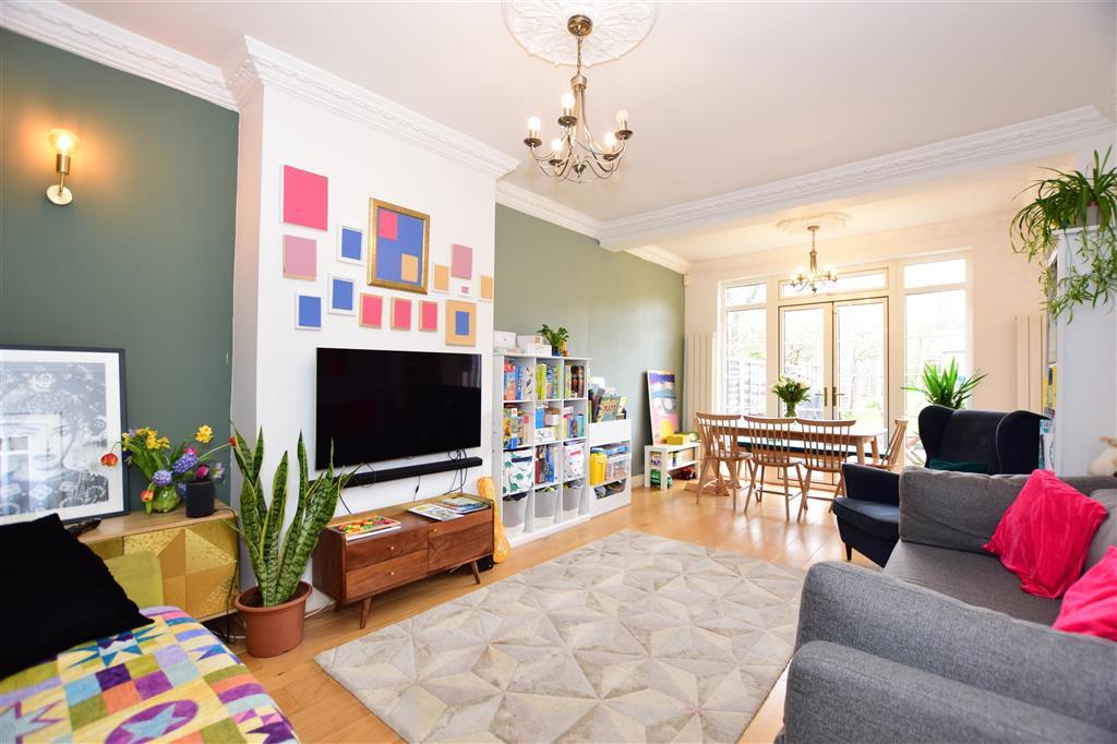 Sitting/Dining Area