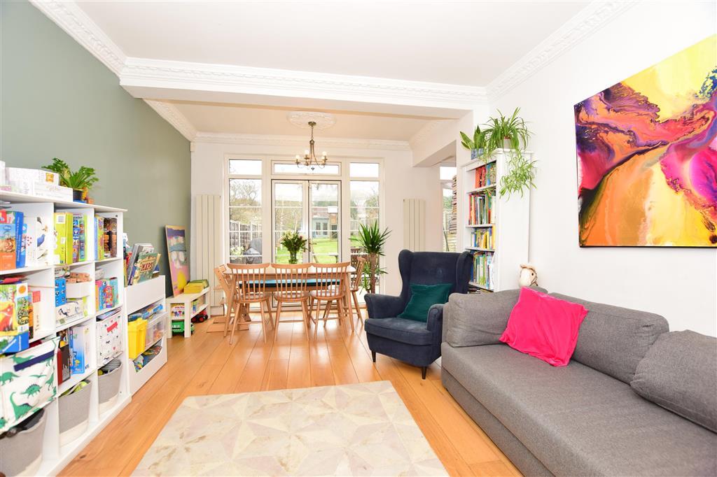 Sitting/Dining Area